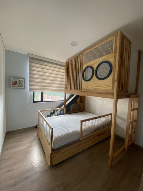 Muebles para niños, camarotes, juegos, camas, escritorios, decoración, vinilos, cambiadores, mecedoras, daybed, organizadores, closet, sillas, mesas, escritorios